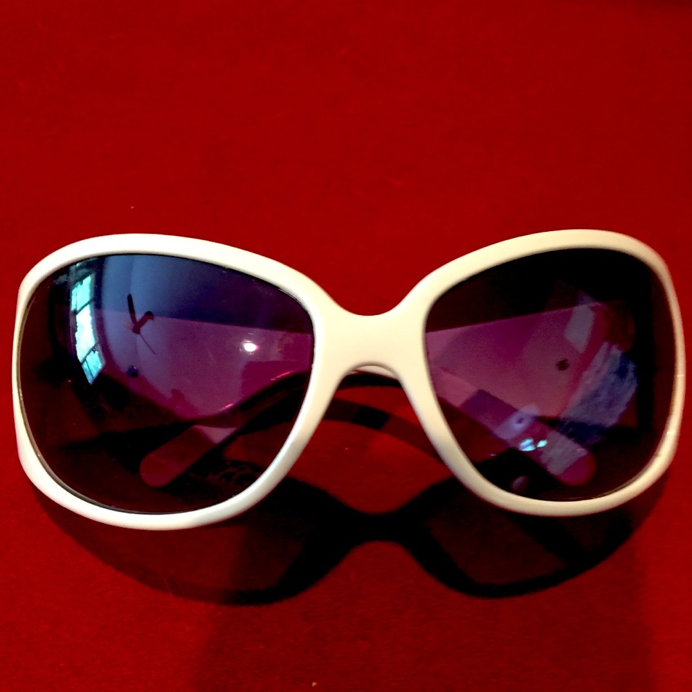 Women’s sunglasses